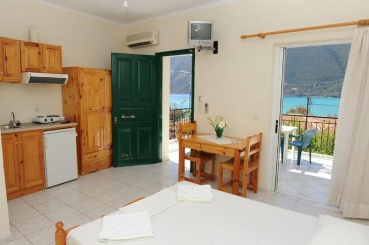 Mediterraneo Studios Vasiliki  Luaran gambar