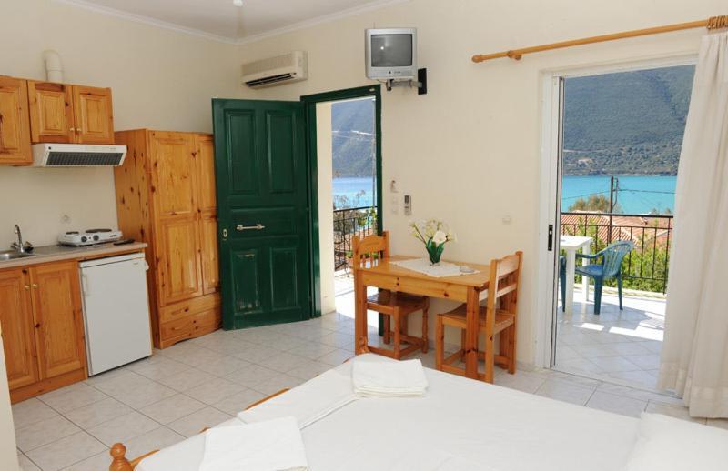 Mediterraneo Studios Vasiliki  Luaran gambar